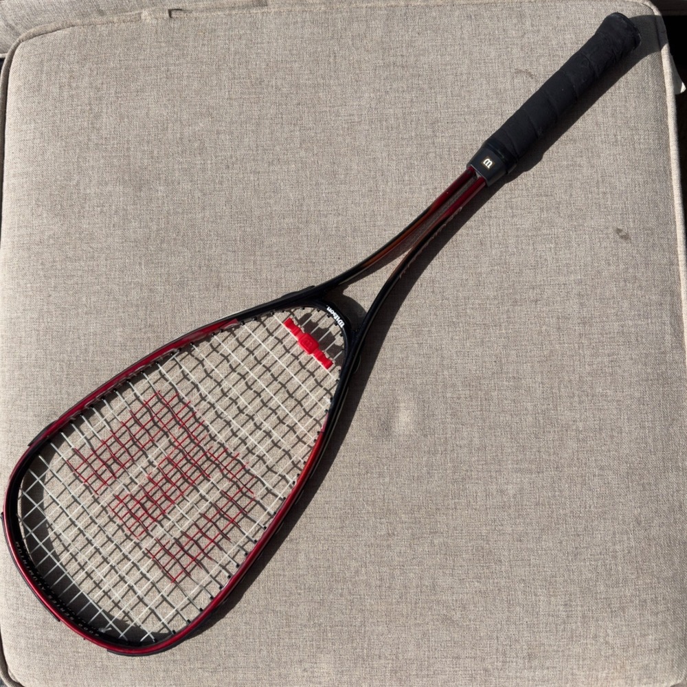 1790 | Wilson Defender 6000 Series Aluminum Racquetball Racquet Red Black OS